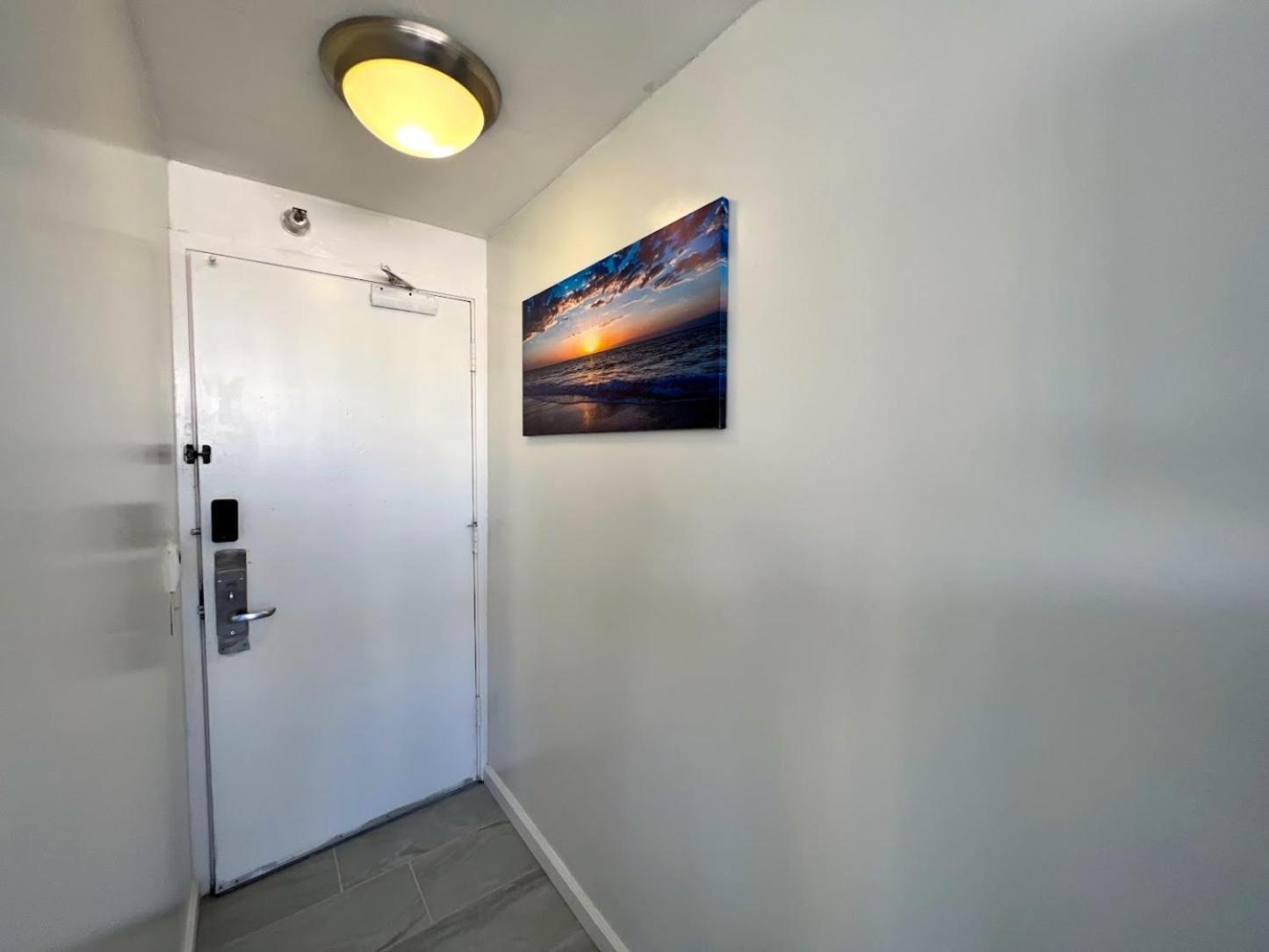 Hotel Penthouse In Waikiki With Ocean & Mountain Views 3*
