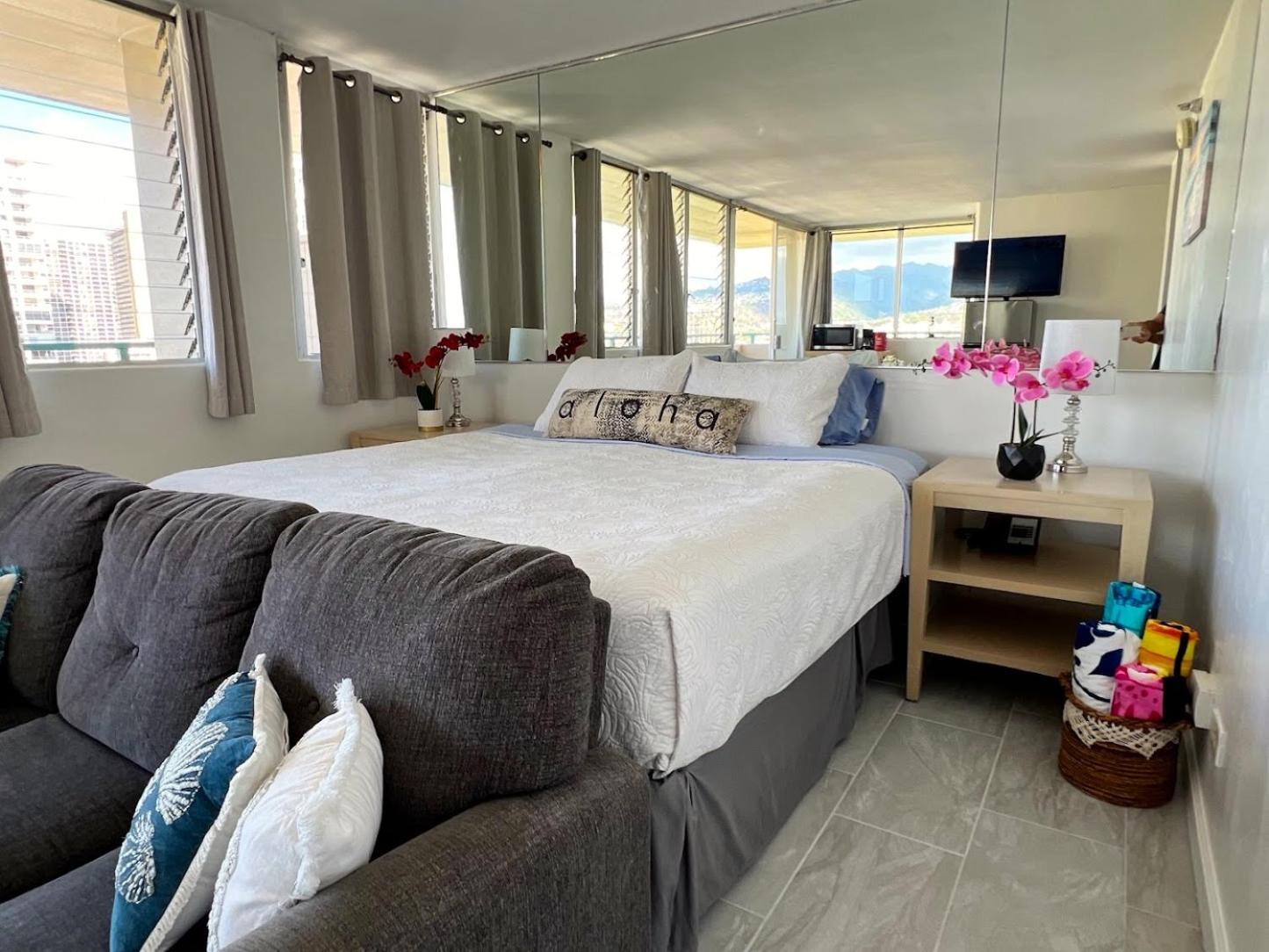Penthouse In Waikiki With Ocean & Mountain Views Hotel