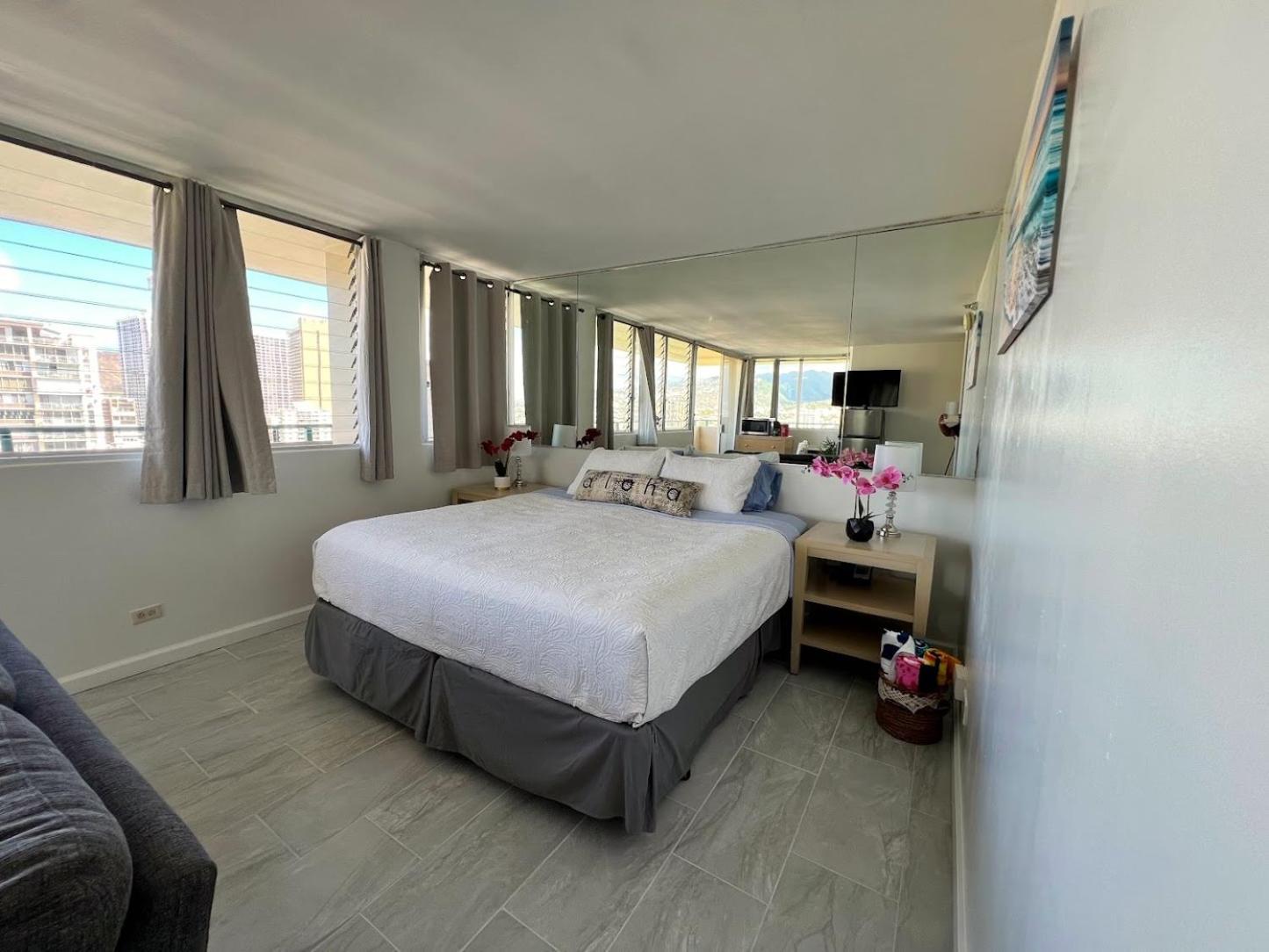 Hotel Penthouse In Waikiki With Ocean & Mountain Views Honolulu