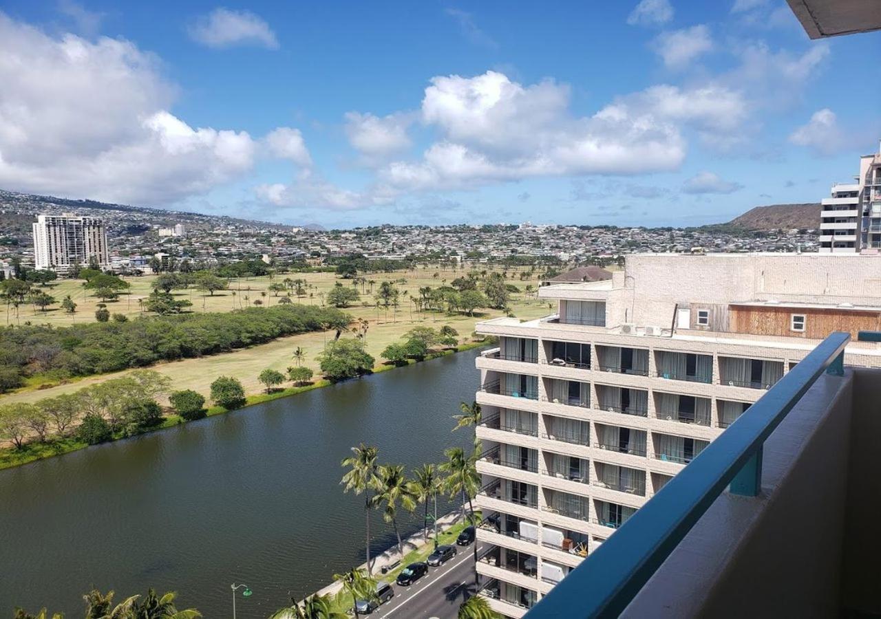 Penthouse In Waikiki With Ocean & Mountain Views 3*